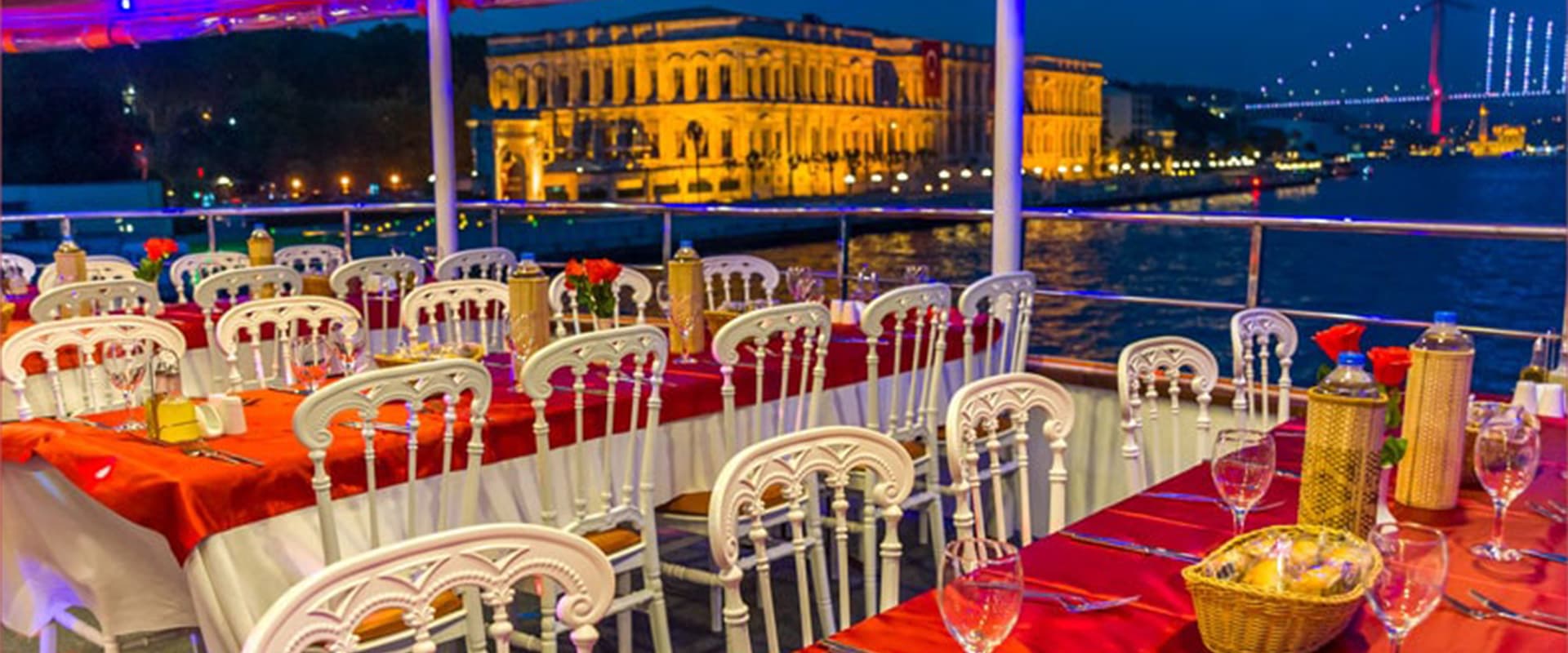 Crucero con Cena por el Bosforo Estambul